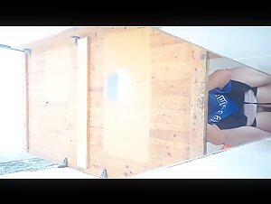 路边沟厕上帝视角偷拍多位少妇嘘嘘 各种鲍鱼尽收眼底