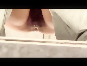 8月电报收费群最新流出 顶级手持厕拍 电影院女厕偷拍美女尿尿同伙在门口打电话拍脸