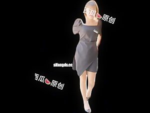 9月新流出西瓜大神厕拍系列 写字楼女厕偷拍手持闯拍几个办公室白领姐姐