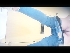 女厕厕拍商场全景高清偷拍几位漂亮小姐姐 粉嫩的美鲍鱼