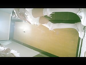 六月新品夜总会女厕全景后拍 两个蕾丝裙颜值美女好闺蜜一块上厕所